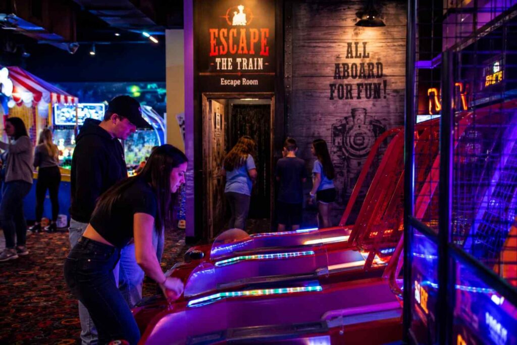 unique entertainment experiences this weekend